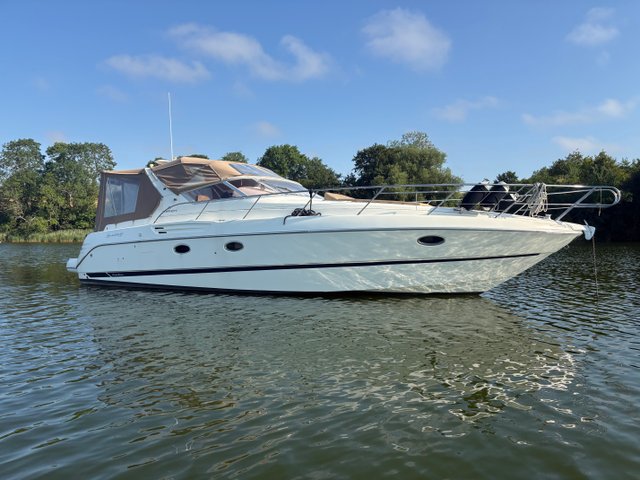 Cranchi 37 Smeraldo – 2 x Volvo Penta KAD300 Diesel