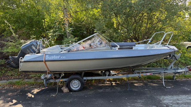 Motorbåd Buster XXL (2006)