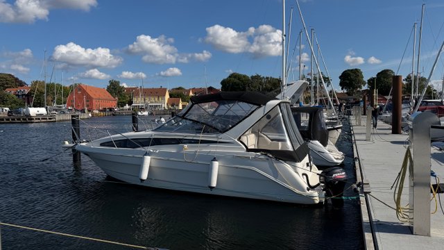 Bayliner 2855 Ciera, 1995 — 330 HK MerCruiser V8, kun 450 timer