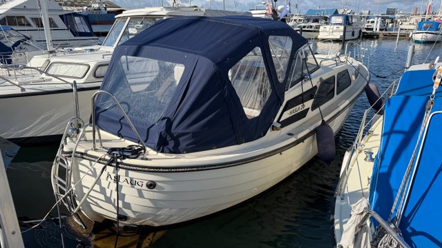 Motorbåd Hasla 26 (1984)